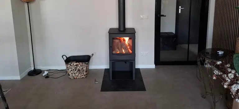 Dik Geurts Ivar 5 Store voor aanzicht brandend