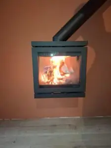 Dik Geurts Vidar Small Wall brandend van voor