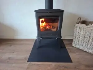 Dovre Tai35WT vooraanzicht brandend