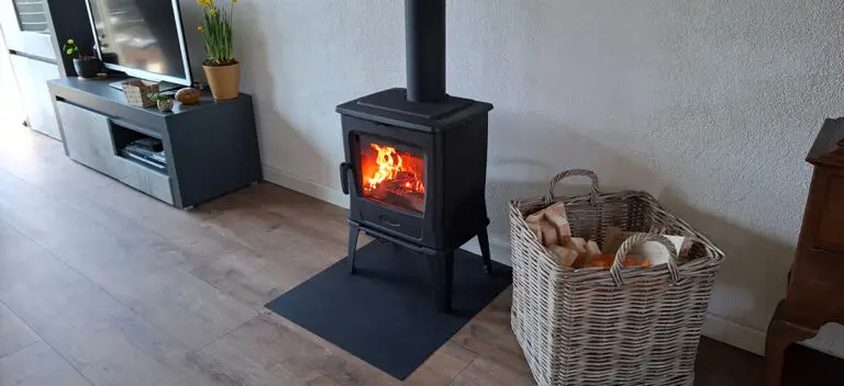 Dovre Tai35WT zijaanzicht brandend