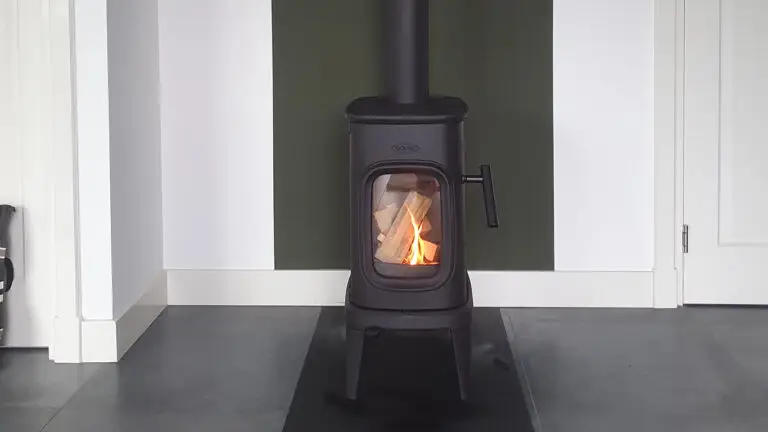 Dovre Saga 107 vooraanzicht brandend