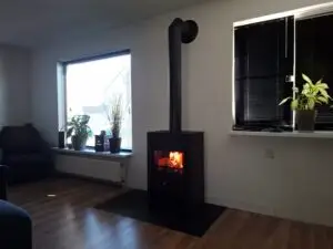 Jacobus 9 Kwadraat vrijstaand front vooraanzicht brandend 2