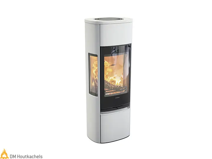 De Contura 896G Style vrijstaande houtkachel uit Zweden heeft een strakke glazen deur, zijruiten en een hoog slank ontwerp met zichtbaar vuur.