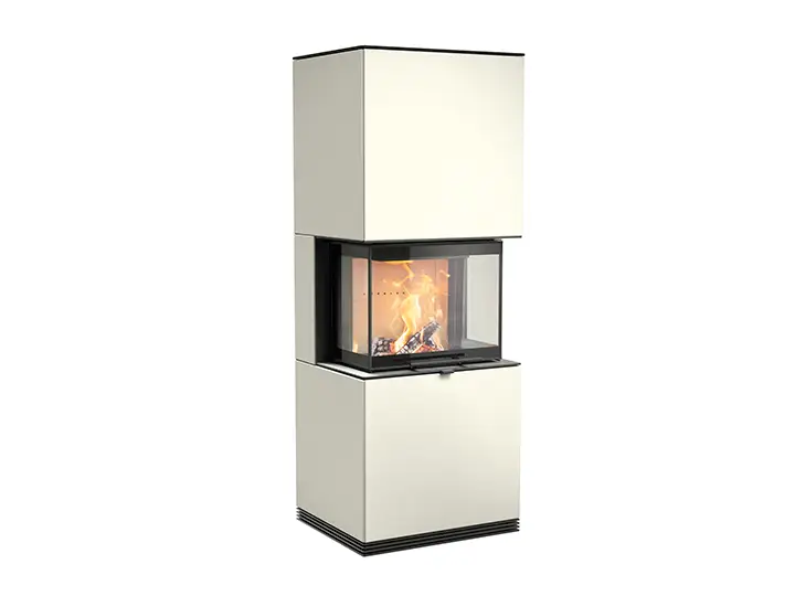 De Contura i61A houtkachel in licht crème heeft een glazen haardkamer met zichtbaar vuur en een strakke, moderne vormgeving.