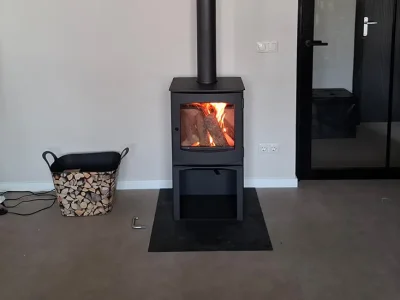 Dik Geurts Ivar 5 Store voor aanzicht brandend