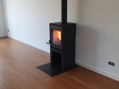 Dik Geurts Modivar 5 Store Front zijaanzicht brandend banner