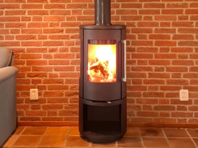 Morso 7443 vooraanzicht brandend