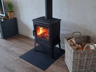 Dovre Tai35WT zijaanzicht brandend